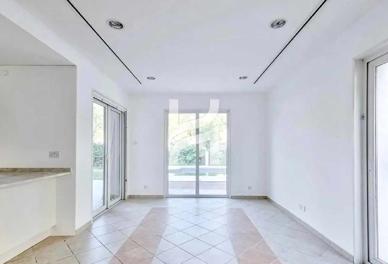 Large Plot | Vacant Now | Ready To Move In
