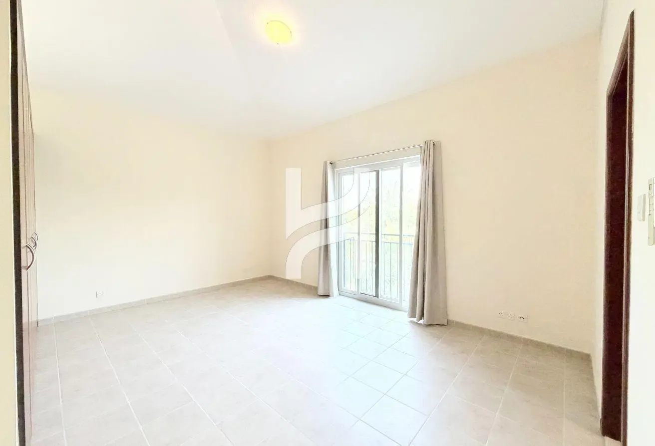 Large Plot | Vacant Now | Ready To Move In