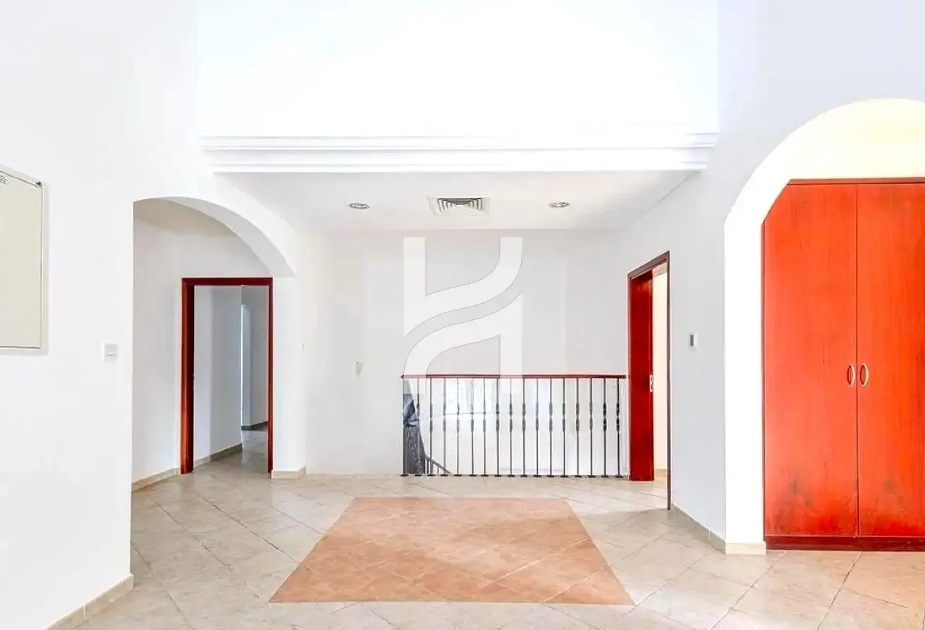 Large Plot | Vacant Now | Ready To Move In