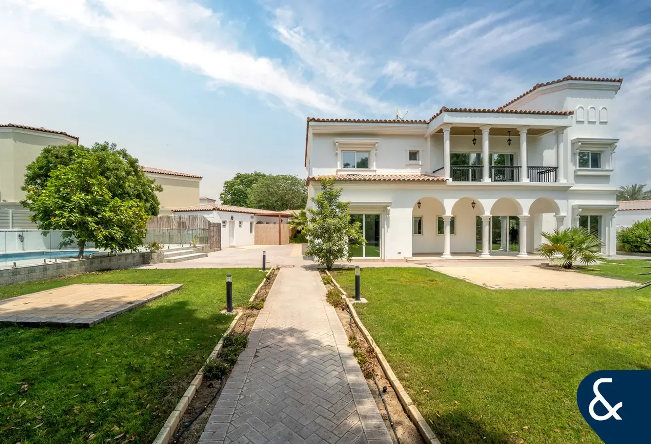 Exceptional Vacant 6 Bed Luxury Villa