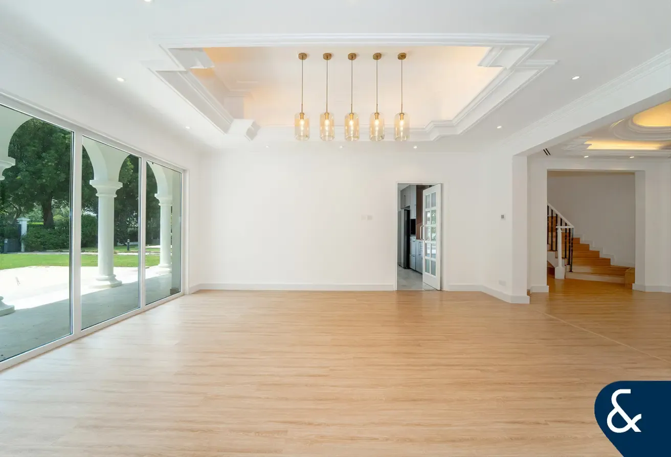 Exceptional Vacant 6 Bed Luxury Villa