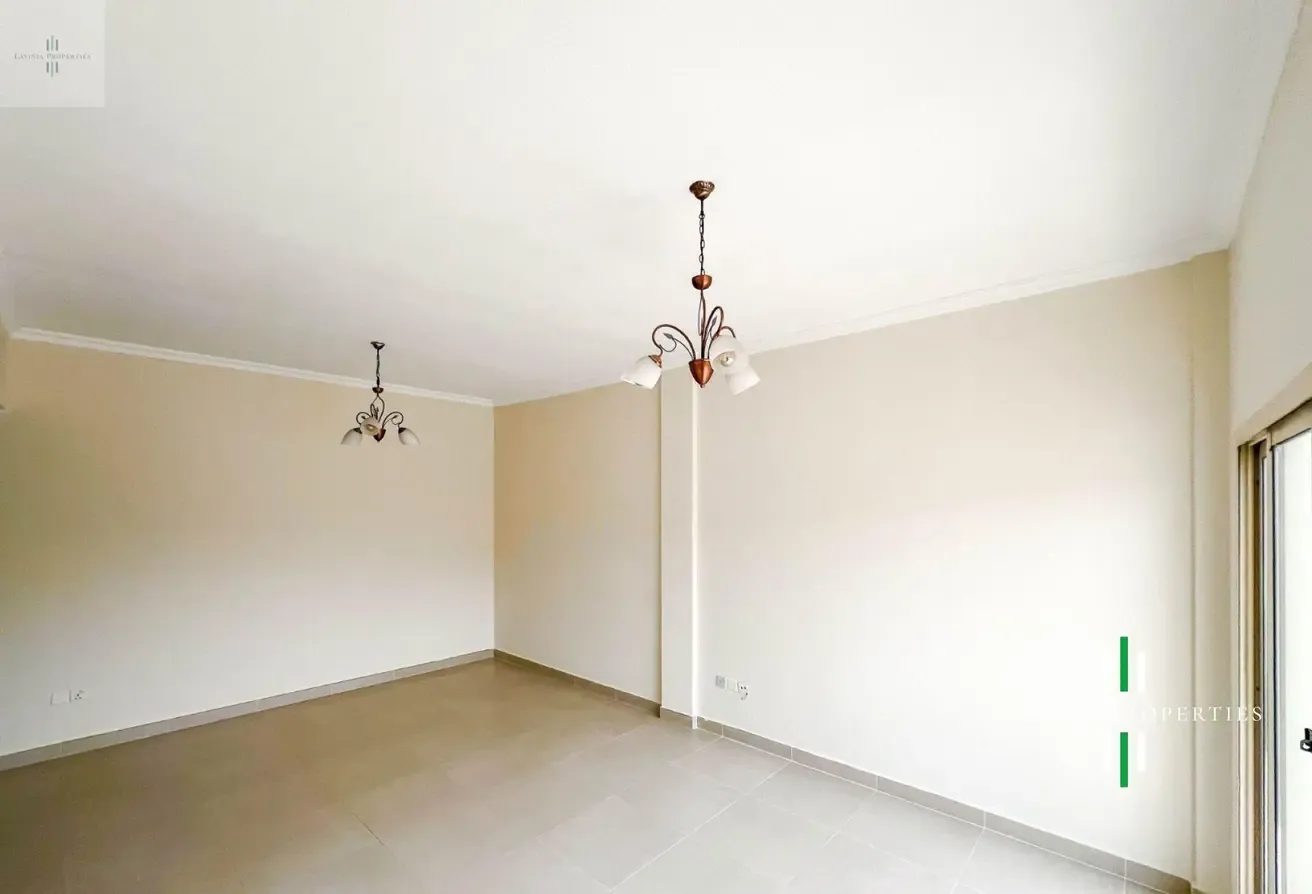UNFURNISHED SPACIOUS 1BHK APARTMENT w LAUNDRY ROOM