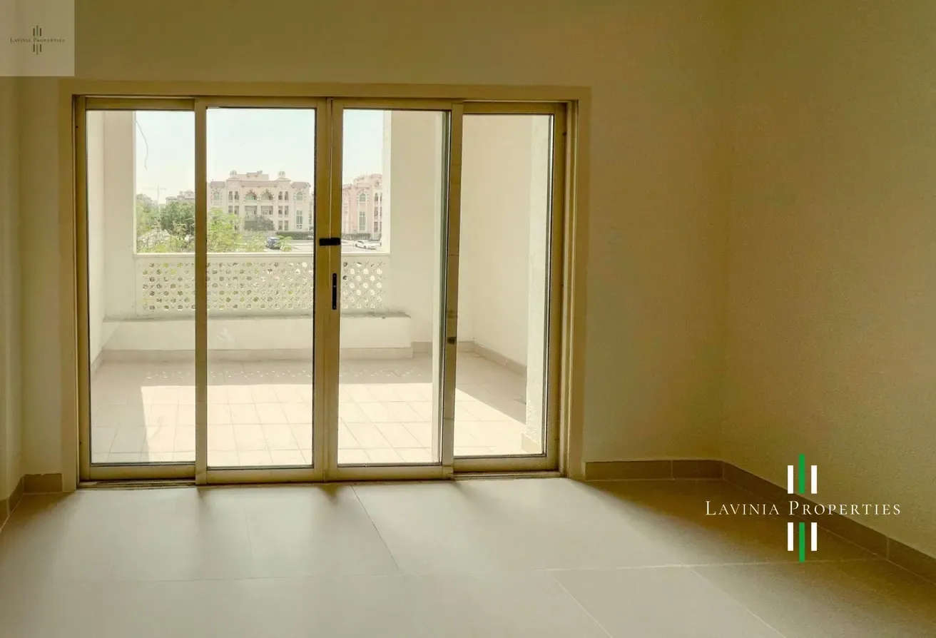 UNFURNISHED SPACIOUS 1BHK APARTMENT w LAUNDRY ROOM