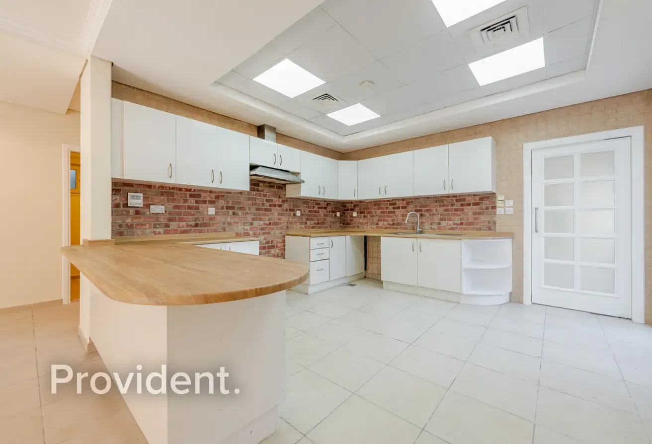 Exclusive 4BR Bungalow | Multiple Chqs | View Today