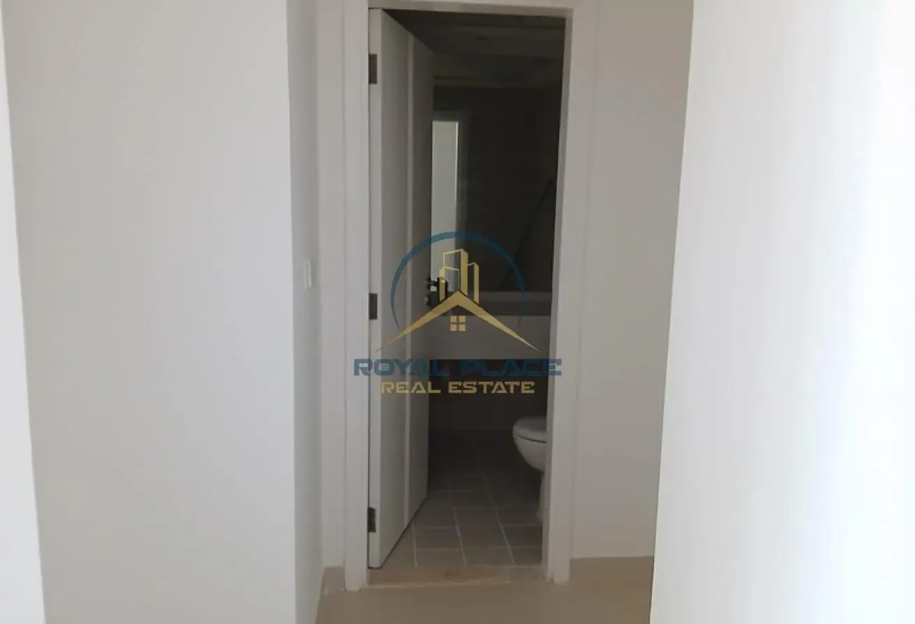 Spacious Size | Walkable to Metro | Pets friendly
