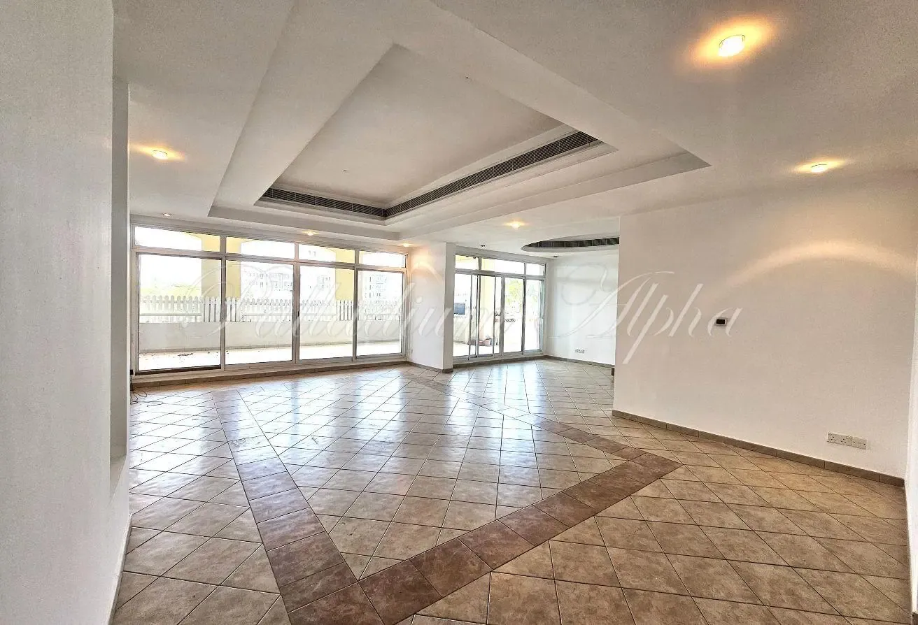 Lake View | Spacious Layout | Vacant