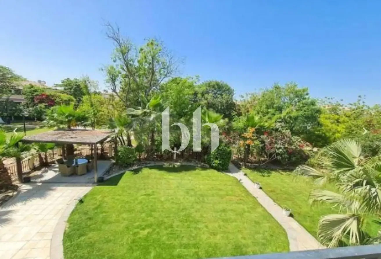 Corner Unit | Huge Plot | Close to Amenities