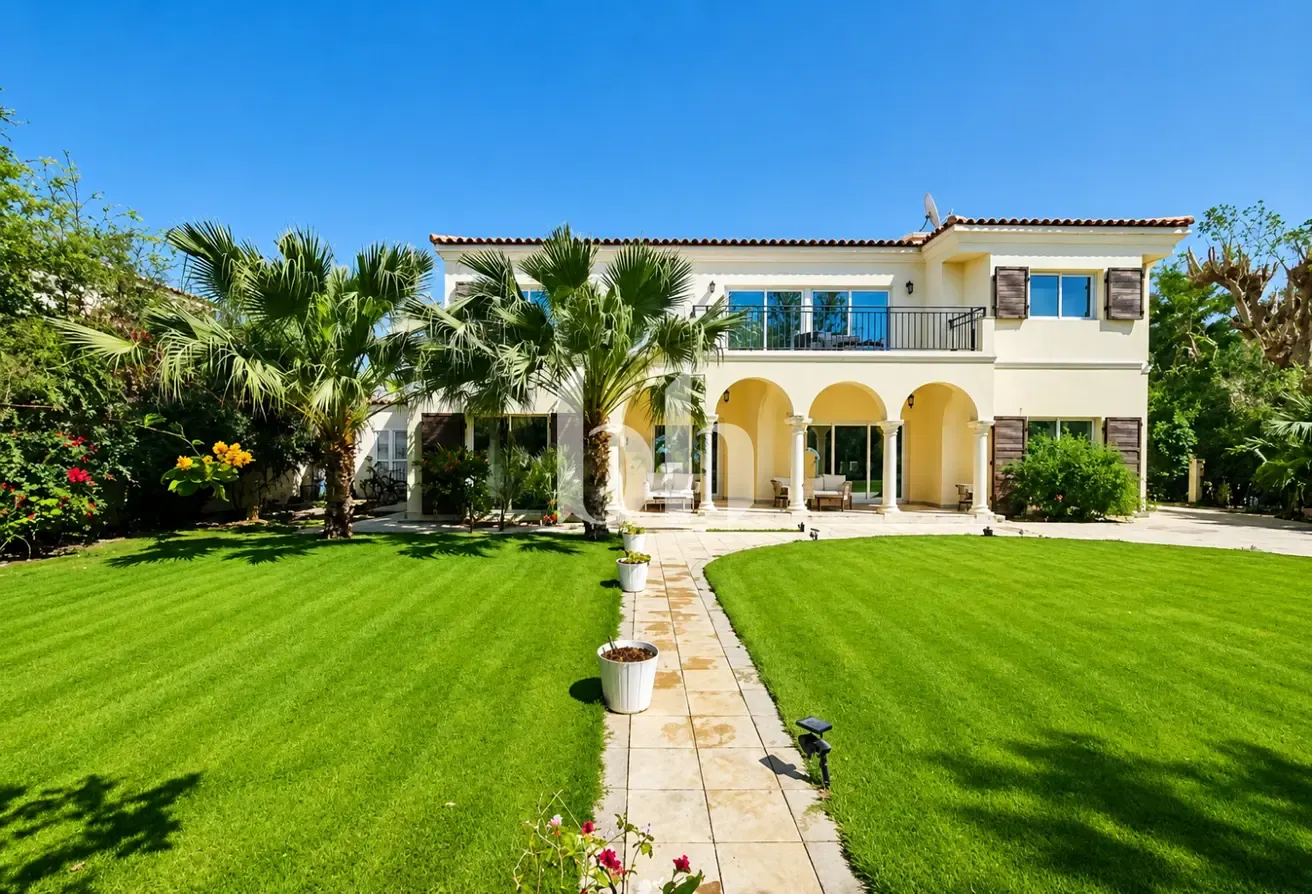 Corner Unit | Huge Plot | Close to Amenities