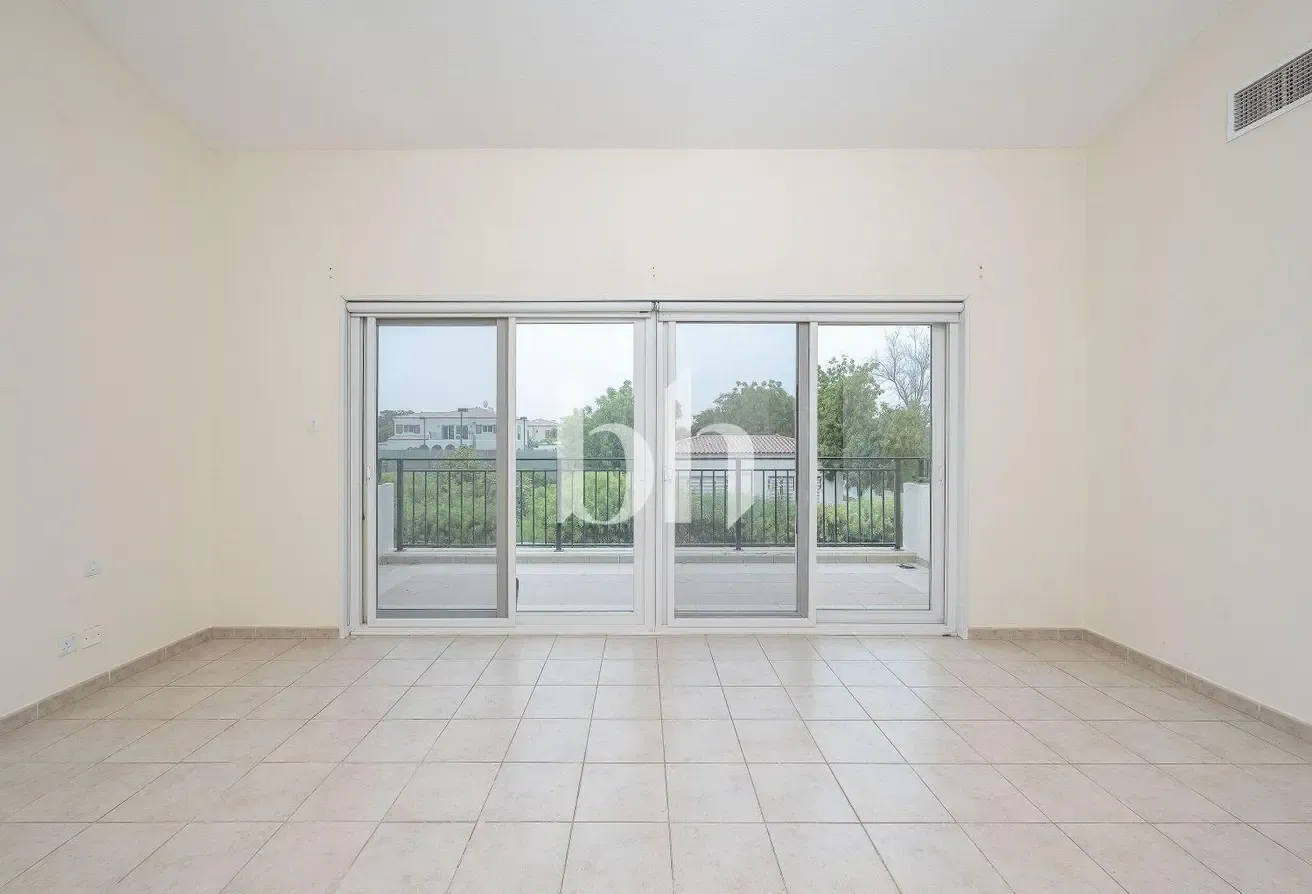 Corner Unit | Huge Plot | Close to Amenities