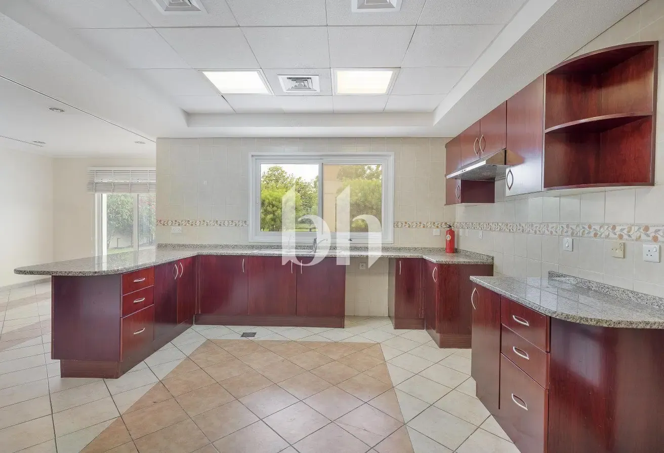 Corner Unit | Huge Plot | Close to Amenities
