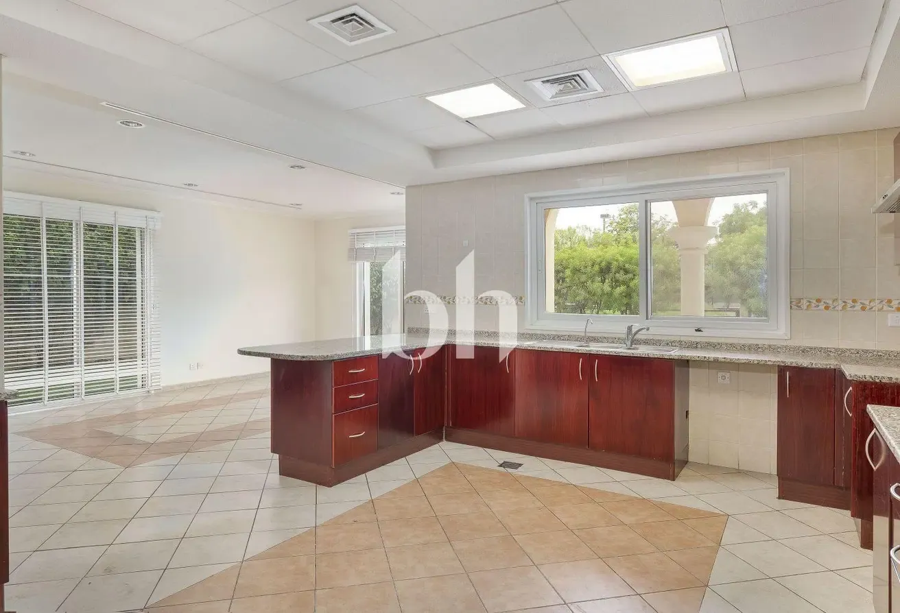 Corner Unit | Huge Plot | Close to Amenities
