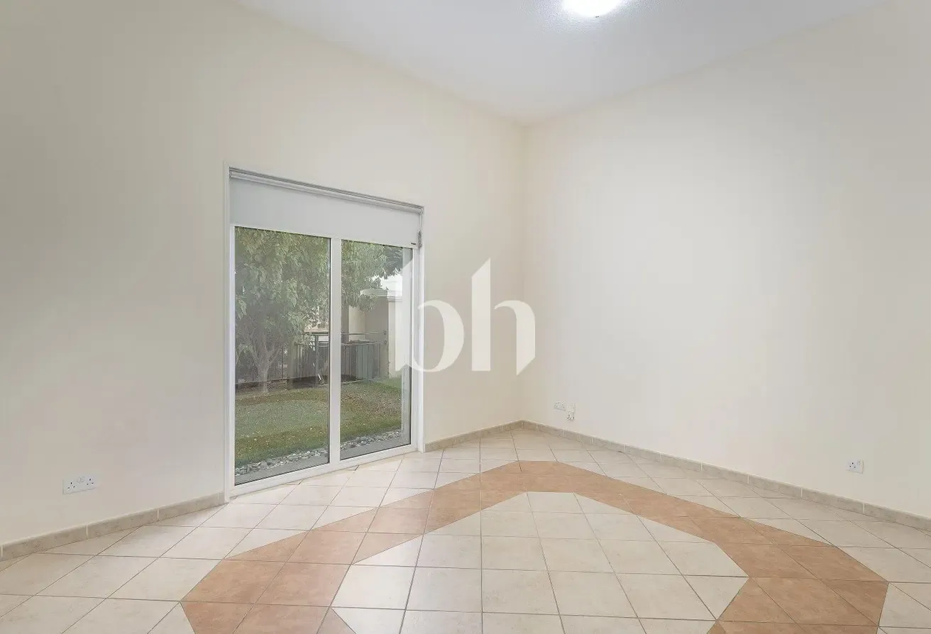 Corner Unit | Huge Plot | Close to Amenities