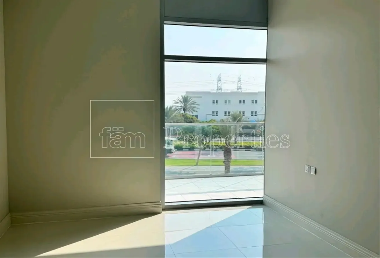 Near Nibra And Brs School |Vacant |With Balcony
