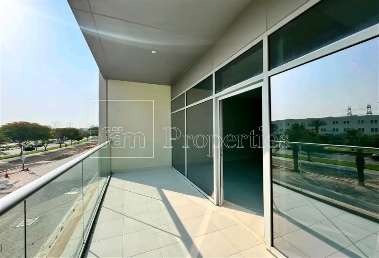 Near Nibra And Brs School |Vacant |With Balcony