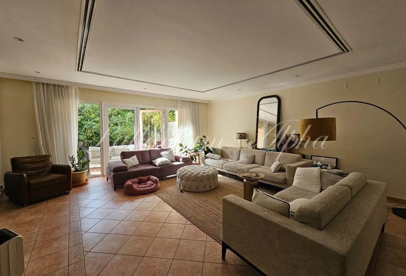 Large Corner Townhouse | Close to Park and Pool