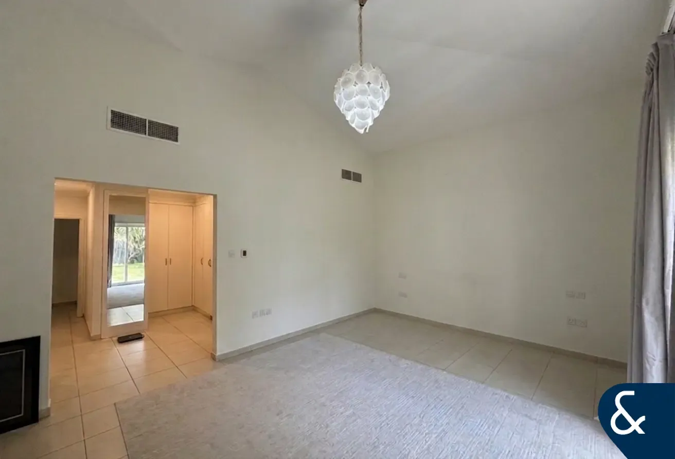 Well-Maintained | Landscaped | Close to Gate