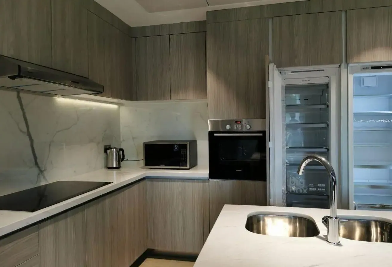 Ready to move outstanding townhouse !large terrace