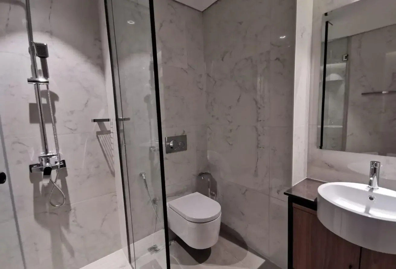 Ready to move outstanding townhouse !large terrace