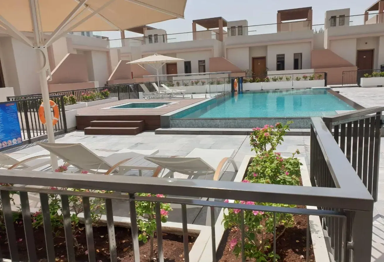 Ready to move outstanding townhouse !large terrace