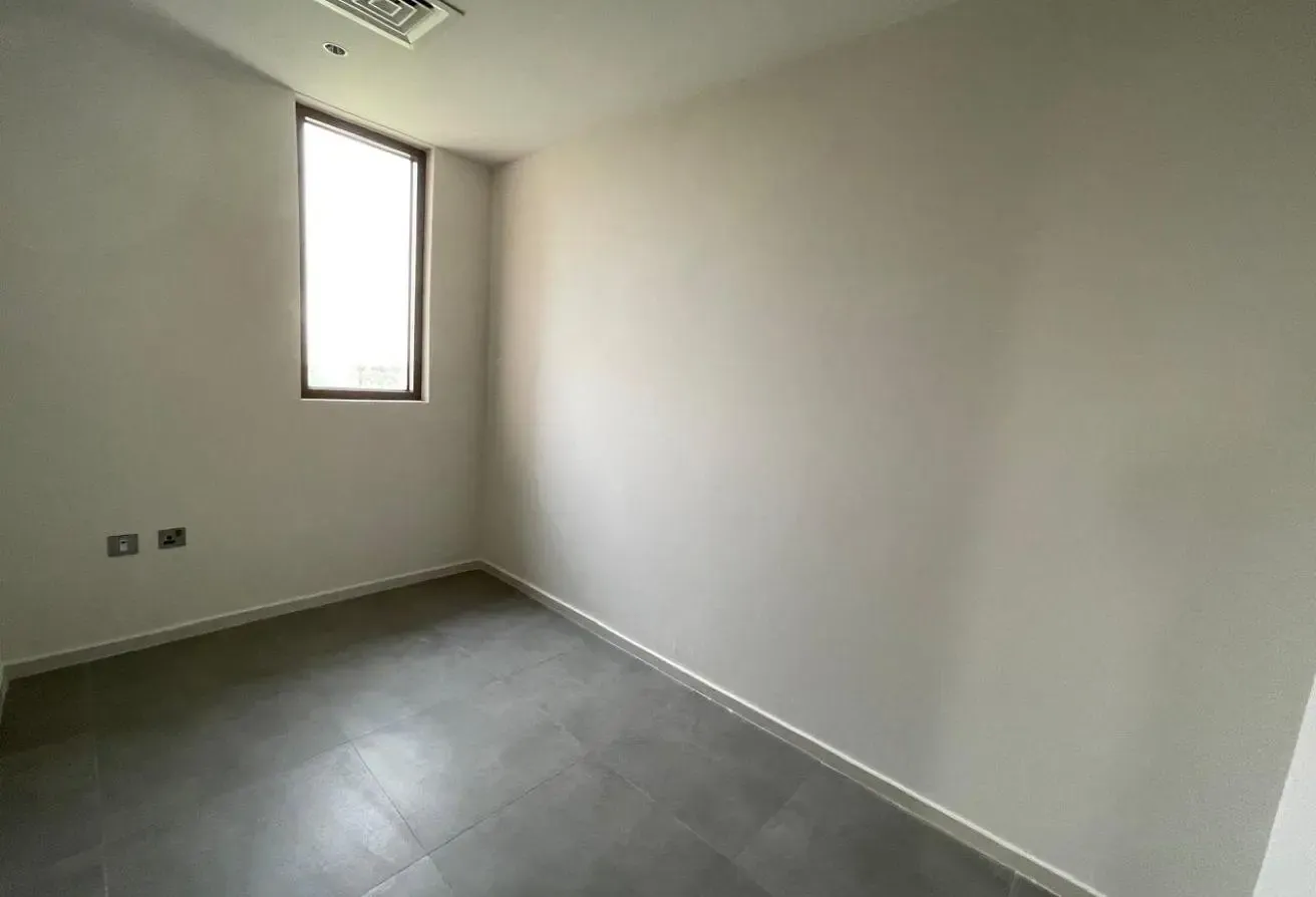 Rare to find ! Vacant on September ! Amazing views