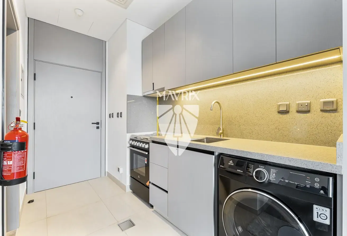 Furnished Studio | Near Downtown | Move In Ready