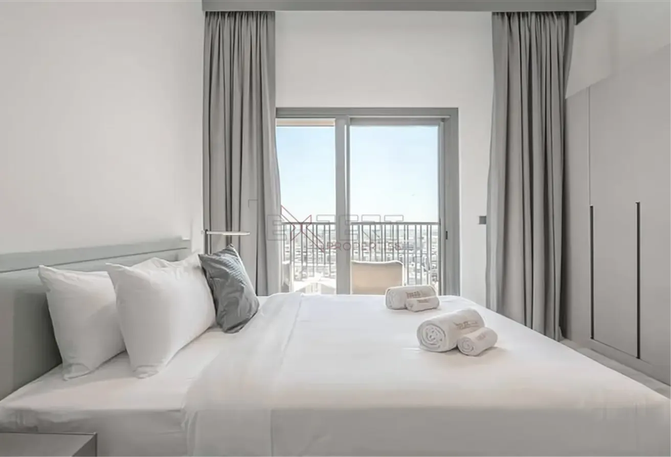 Bright & Luxury Studio | Brand New | Vacant