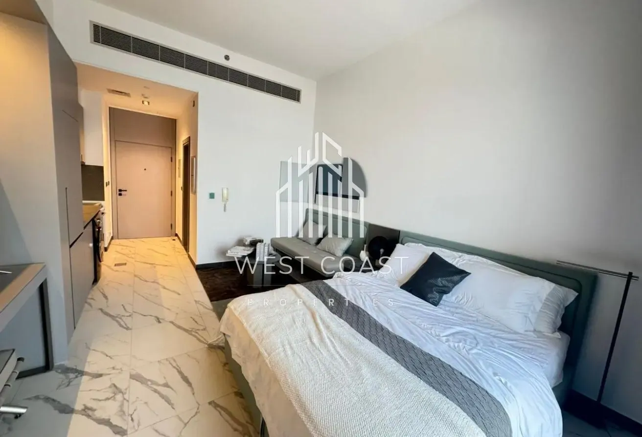 Furnished Studio | Community | Close to the City