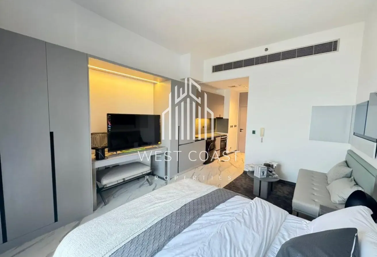 Furnished Studio | Community | Close to the City
