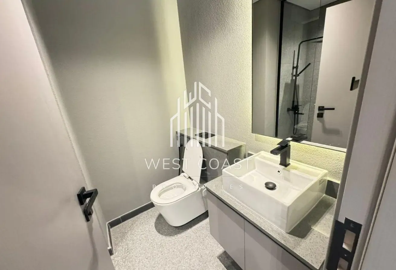 Furnished Studio | Community | Close to the City
