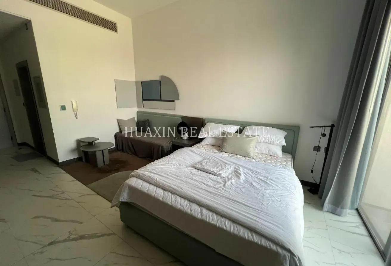 Furnished Studio l Modern l Spacious