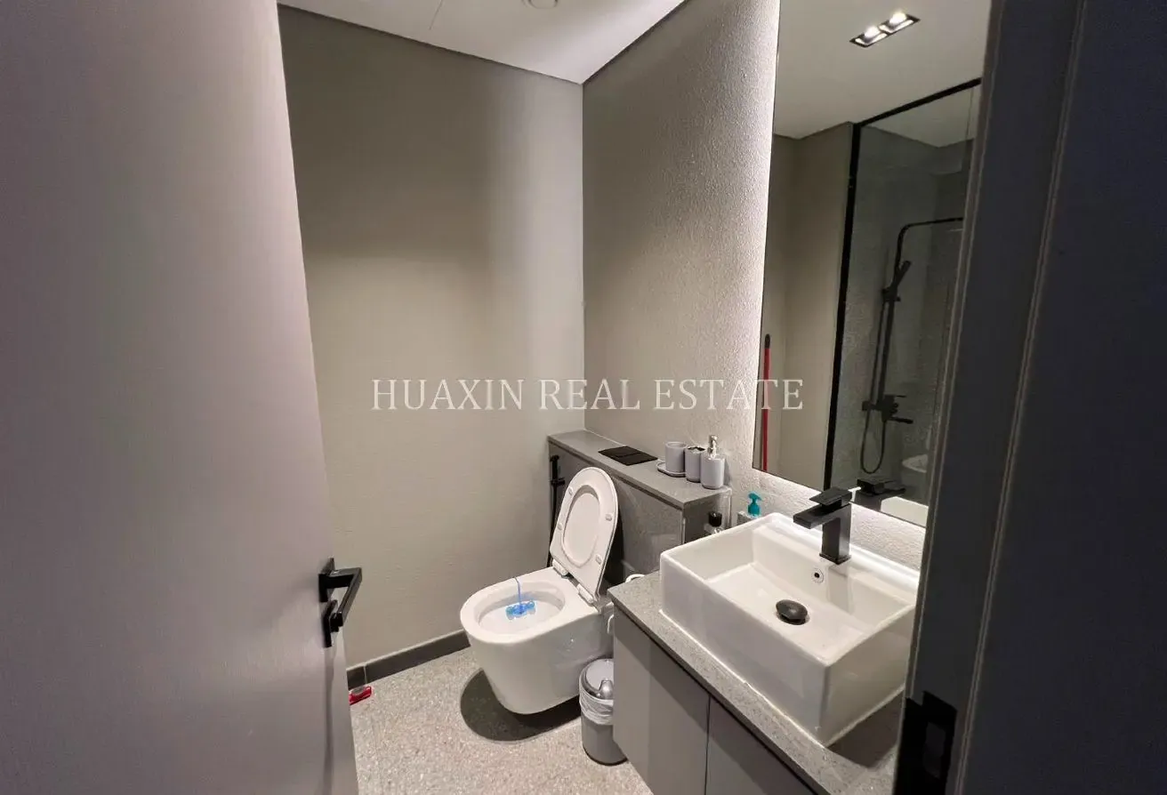 Furnished Studio l Modern l Spacious