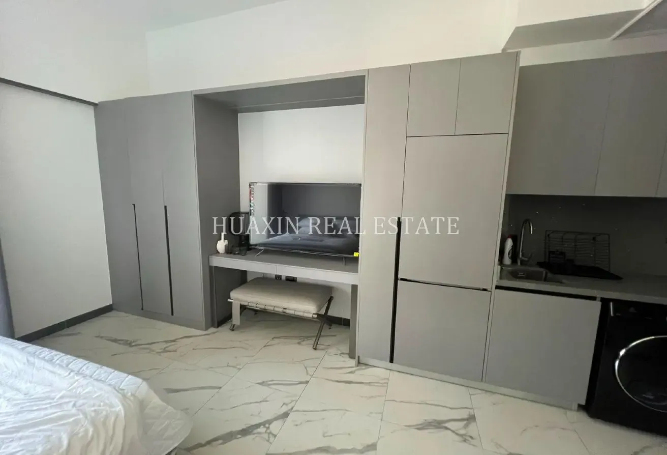 Furnished Studio l Modern l Spacious