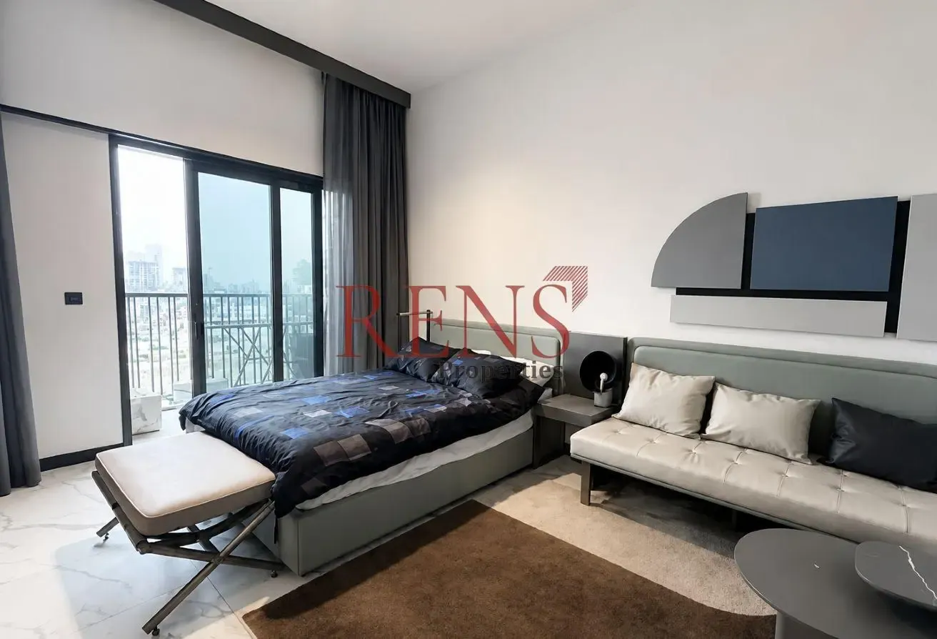 Elegant Studio | Modern Design | Skyline View