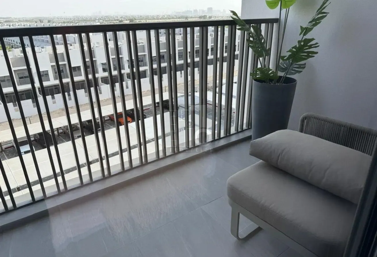 Upgraded Studio Apartment with Landmark View