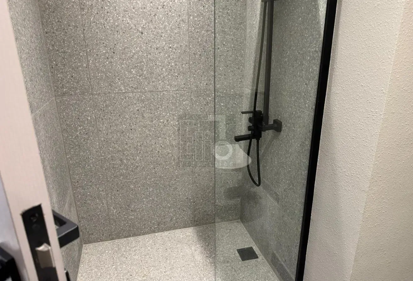 Upgraded Studio Apartment with Landmark View