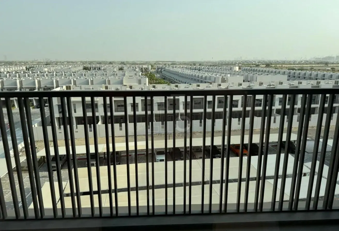 Upgraded Studio Apartment with Landmark View