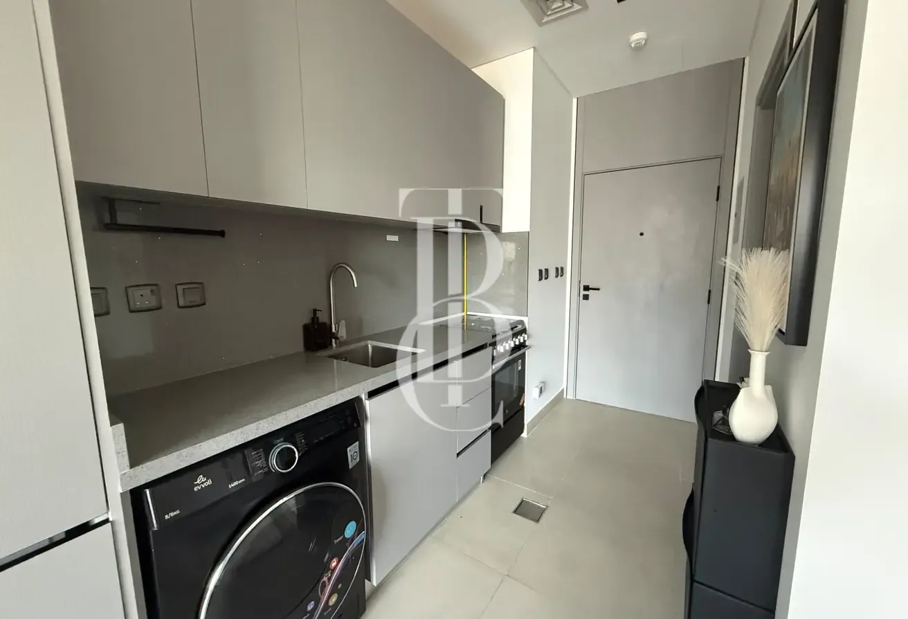 Fully Furnished | Available Now | High Floor