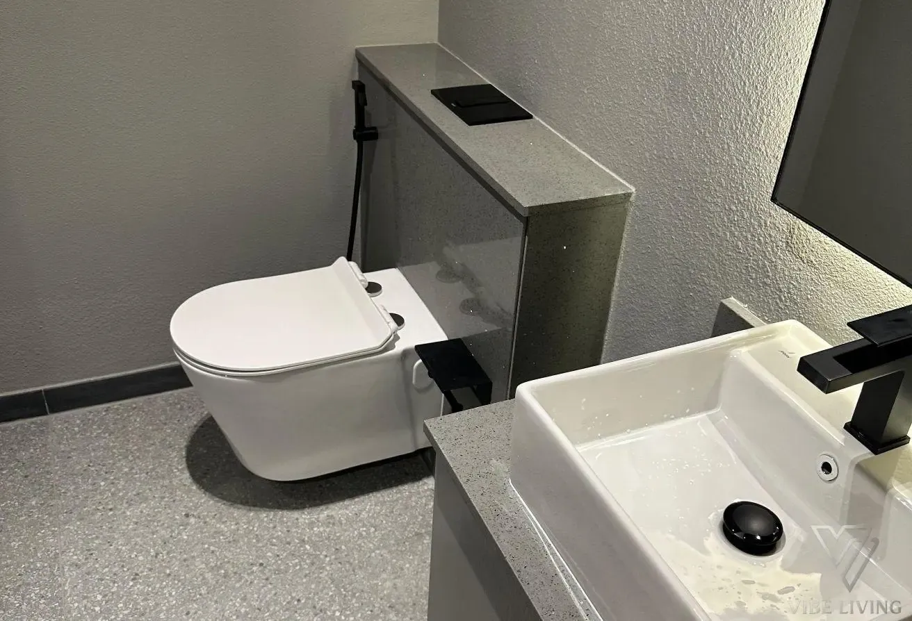 Studio l Furnished l Community View