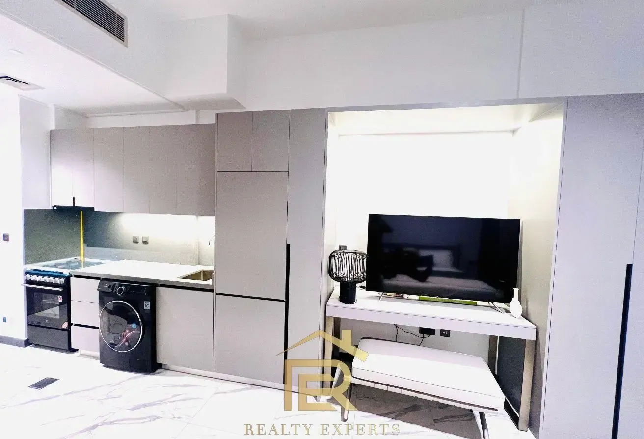 Furnished Studio| High floor | Ready to move in