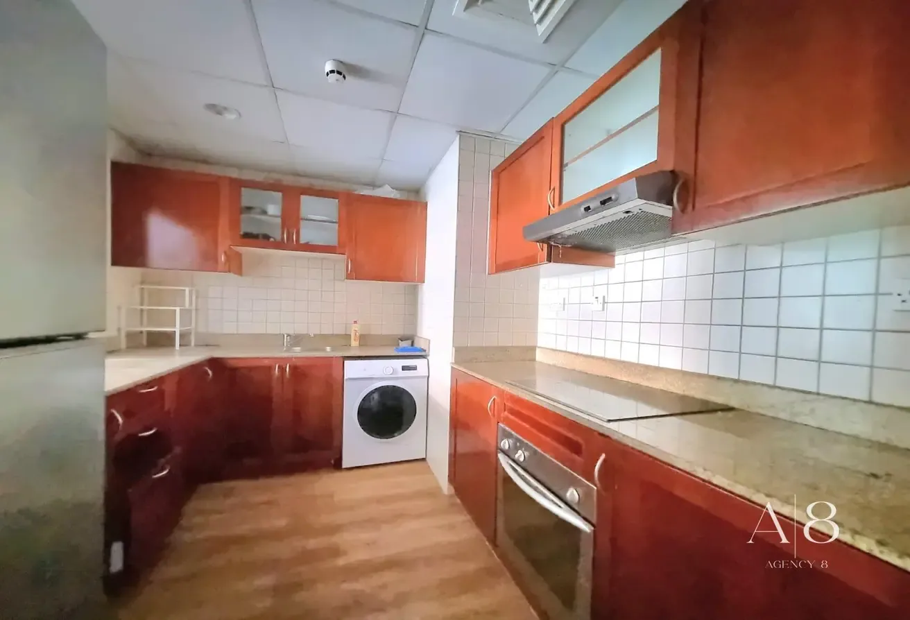 Vacant | Furnished | Next to Metro