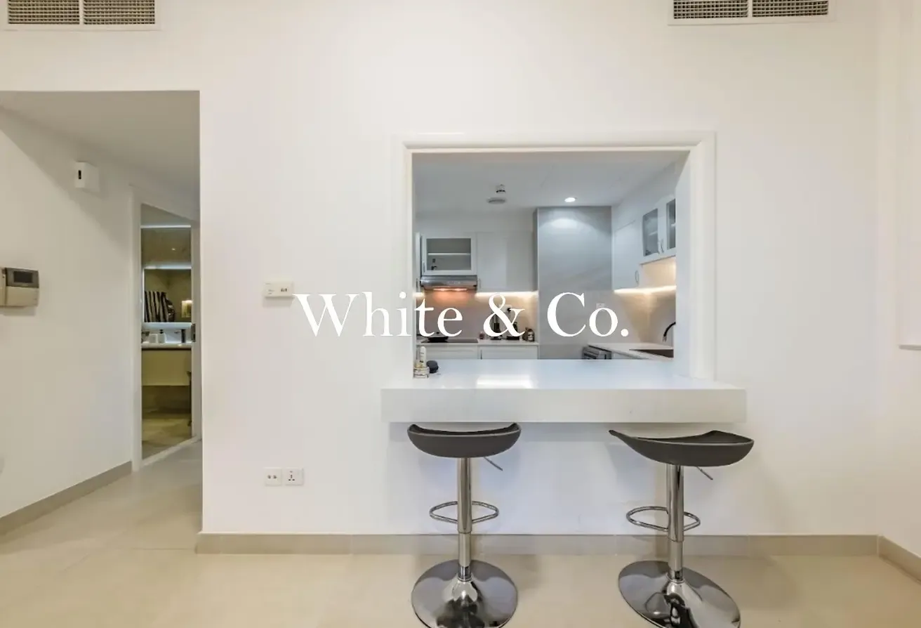 PREMIUM FURNISHED | UPGRADED | AVAILABLE