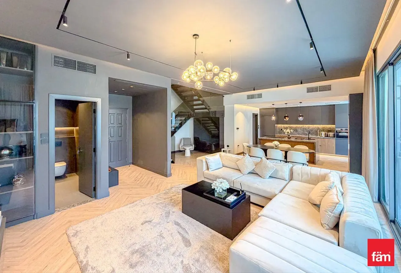 Upgraded Rare Duplex 4br + Maids | Vacant