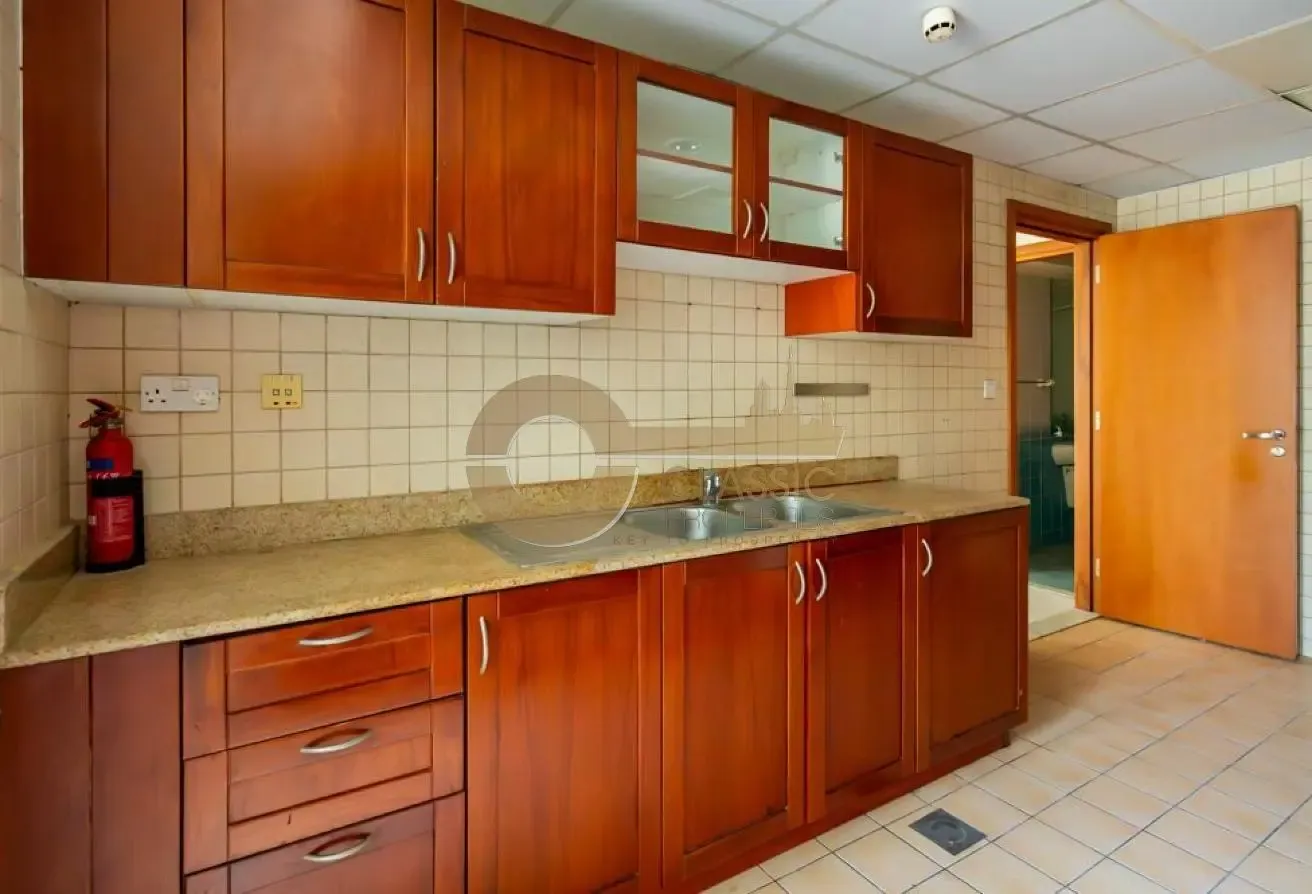 SPACIOUS APARTMENT |READY TO MOVE |CLOSED KITCHEN