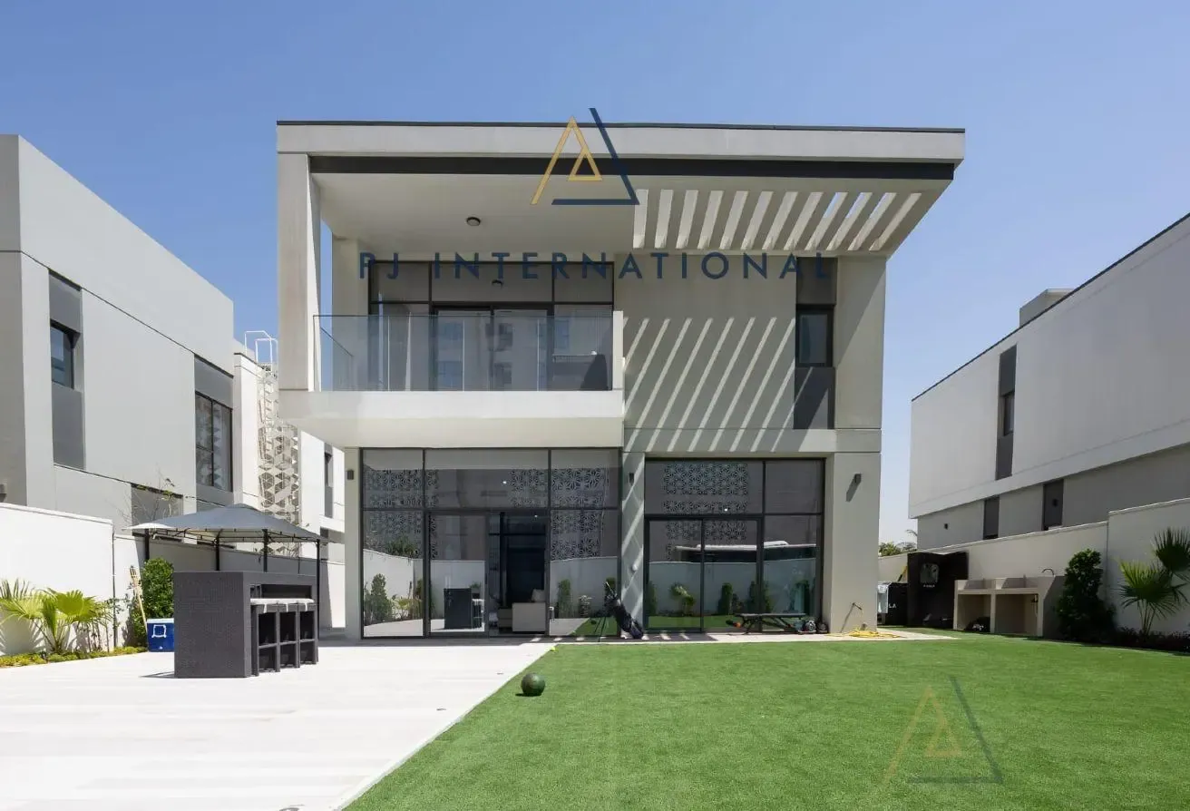 Premium 4BR Villa | Large Garden | Vacant Villa