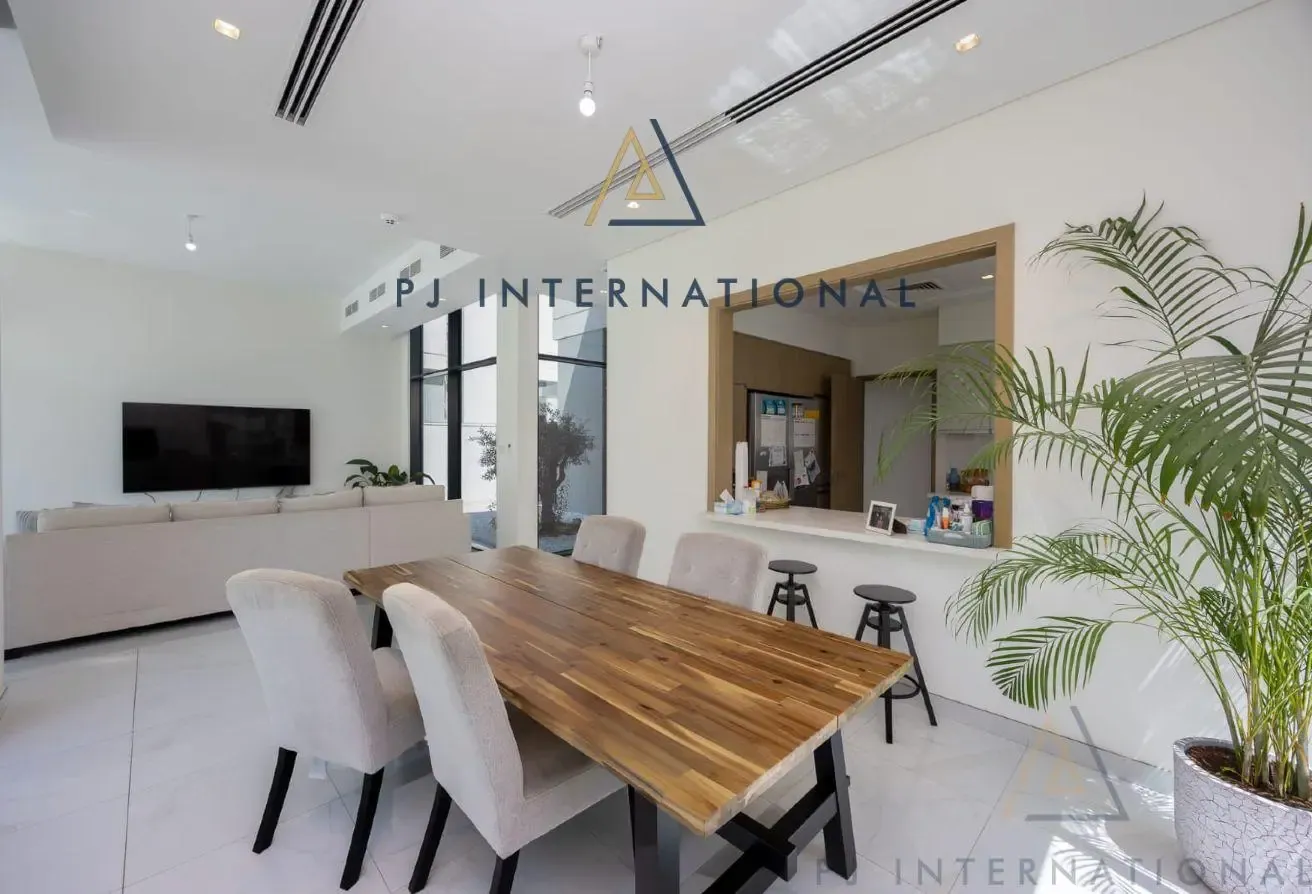 Premium 4BR Villa | Large Garden | Vacant Villa