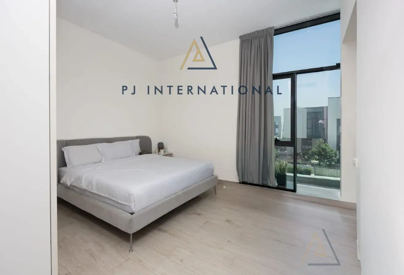 Premium 4BR Villa | Large Garden | Vacant Villa