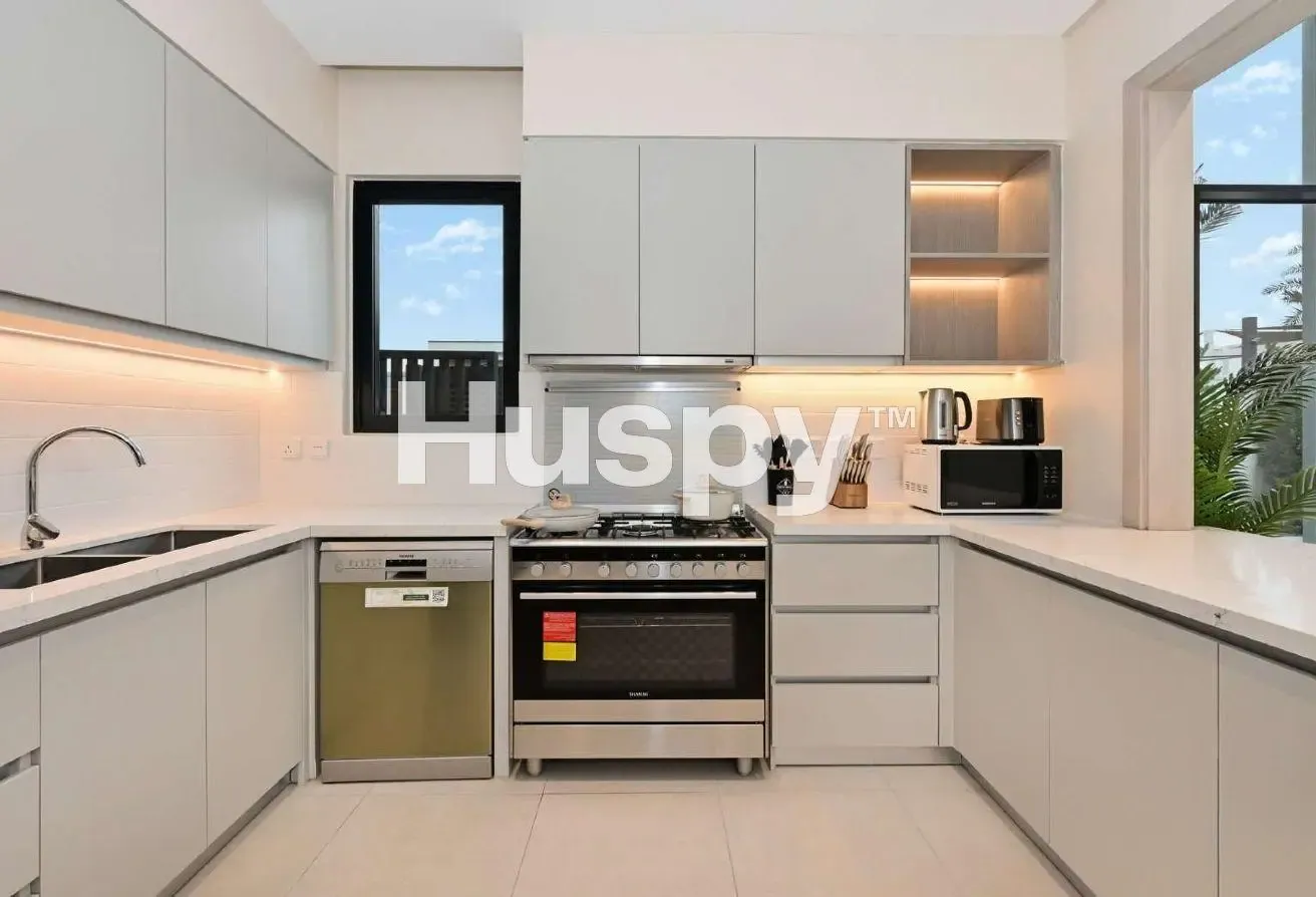 Fully Furnished | Corner Unit | Close to Amenities