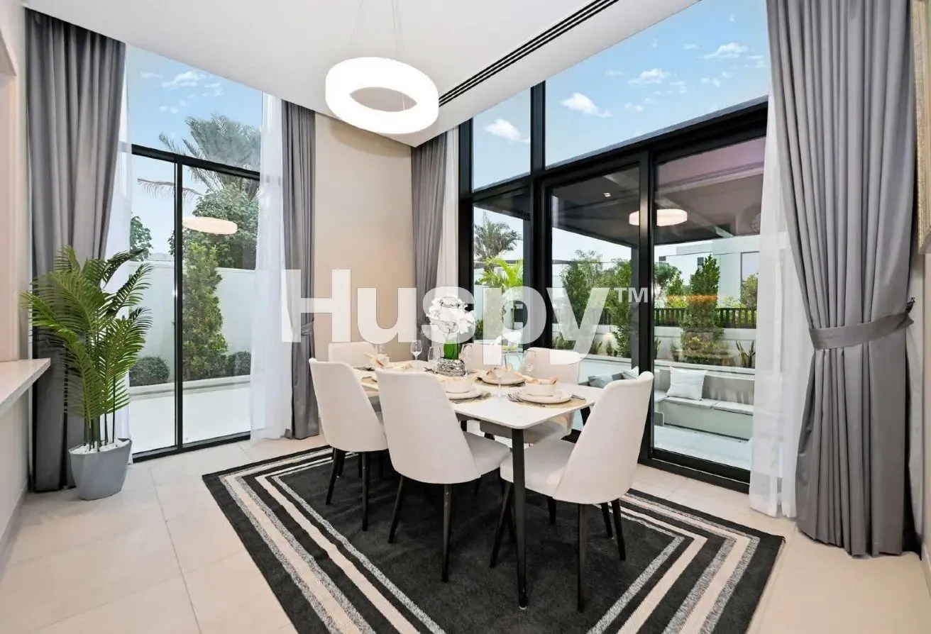 Fully Furnished | Corner Unit | Close to Amenities