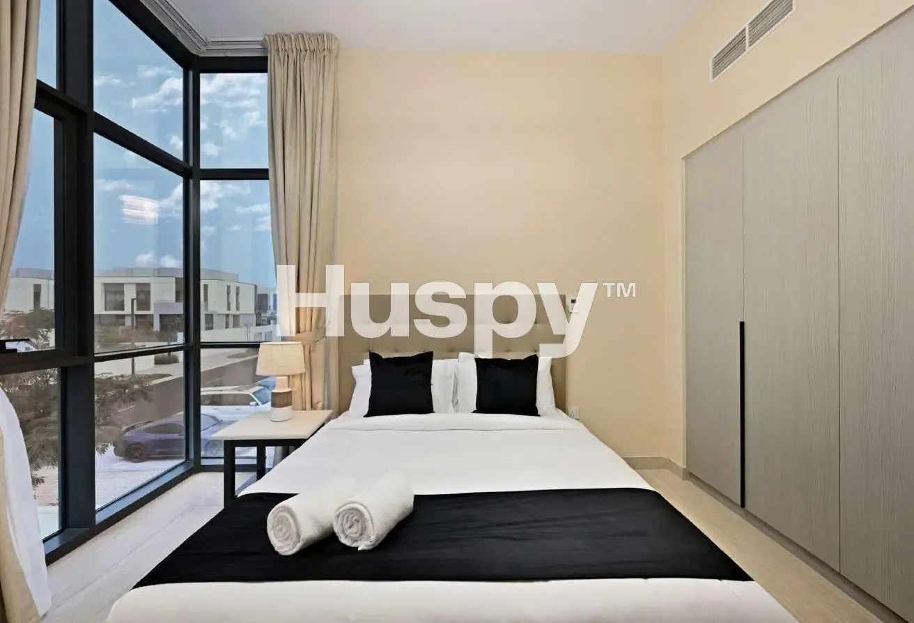 Fully Furnished | Corner Unit | Close to Amenities