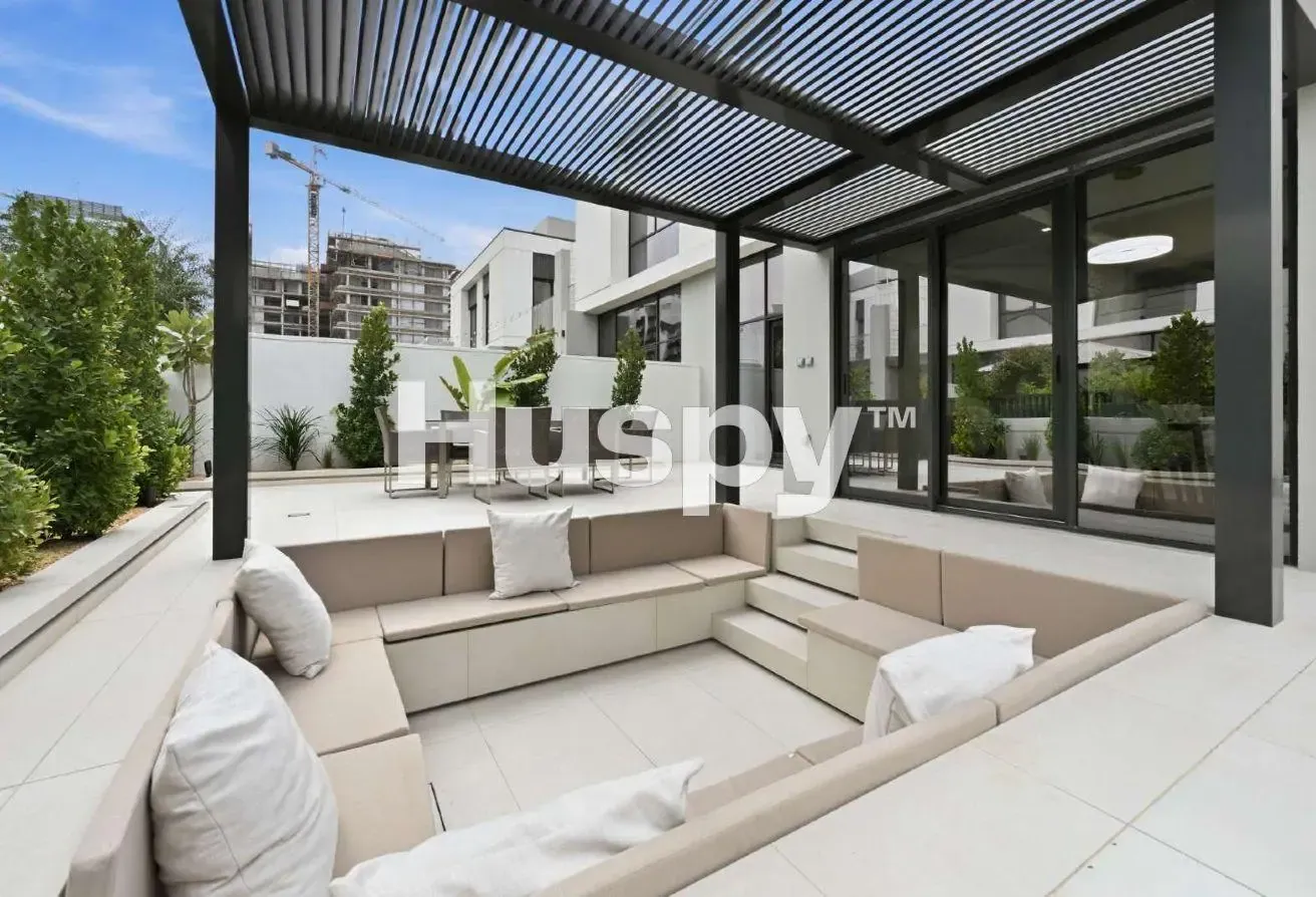 Fully Furnished | Corner Unit | Close to Amenities